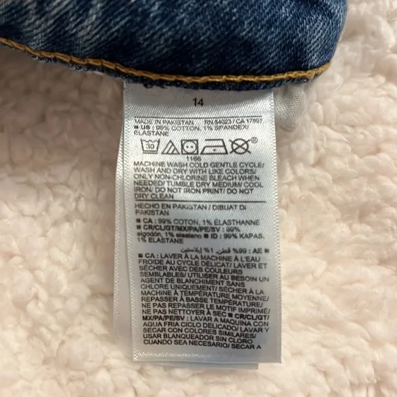 Old Navy size 14 high-rise Jean shorts - Picture 7 of 7